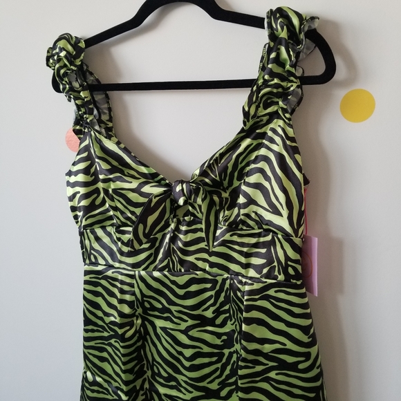 Capsule 98 - Zebra Green Dress - Size 8 - Picture 9 of 10